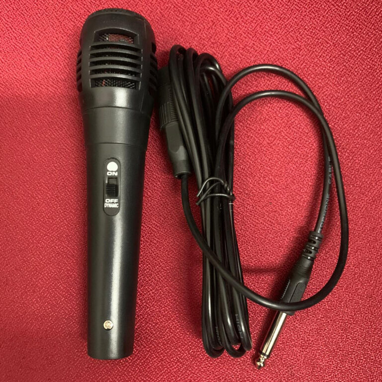 Micrófono dinámico Profesional para karaoke con Cable