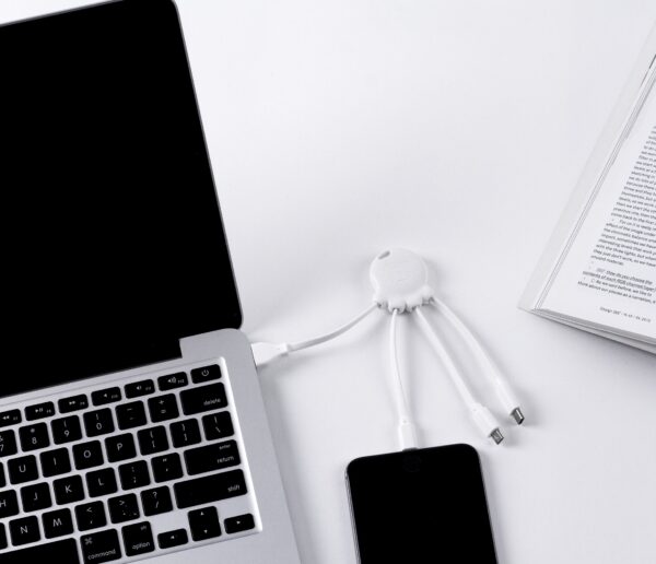Adaptador USB multiconector Xoopar Lightning/Micro USB/USB C blanco - Imagen 2