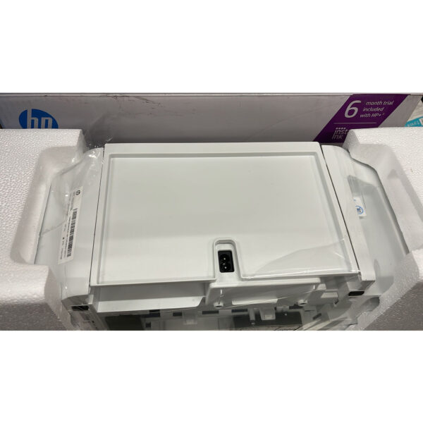 Impresora HP Deskjet 2720e Multifunción Color WiFi **Tiene un golpe en la parte trasera, rota una de las pestañas de la bandeja que sujeta el papel, no afecta a su funcionamiento.** - Imagen 9