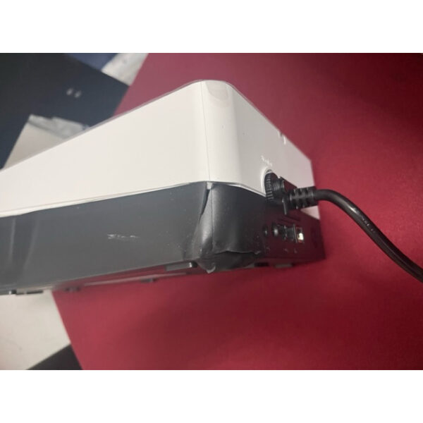 SAI Eaton 3S700D UPS CA 220-240 V 420W **Tiene un golpe en una esquina**