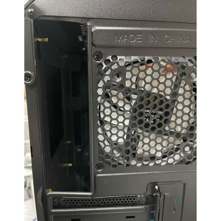 Caja de Ordenador Mars Gaming MCX RGB Cristal Templado / Negro ATX Usada **Tapa trasera ligeramente doblada**