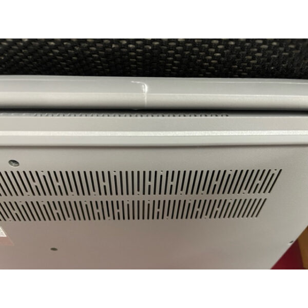 Portátil Lenovo Ideapad 1 15ADA7 AMD 3020E 8GB RAM 256GBSSD W11 *Tiene un golpe* - Imagen 5