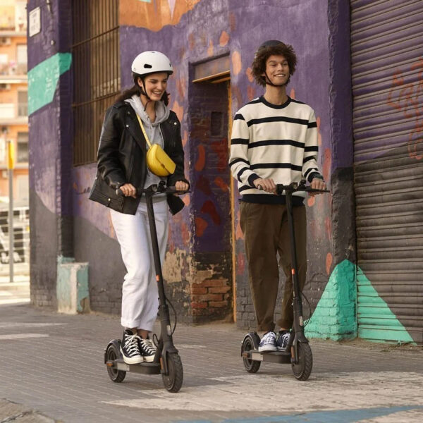 Patinete Eléctrico Xiaomi Mi Electric Scooter Essential negro - Imagen 5