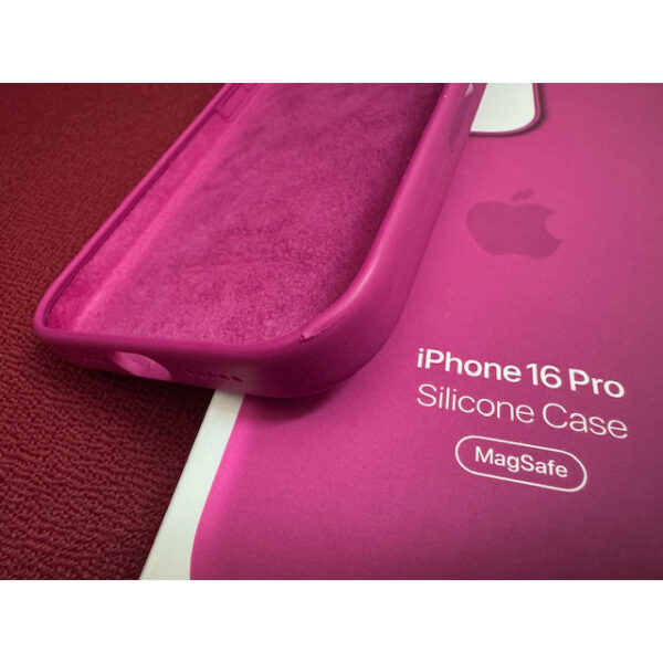 Funda original Apple silicona con MagSafe para Apple iPhone 16 Pro Fucsia*dañada - Imagen 3