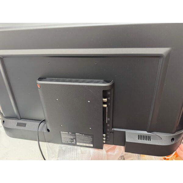 Televisor Xiaomi A 2025 32" LED HD Dolby Atmos Google TV **Golpe tapa trasera** - Imagen 2