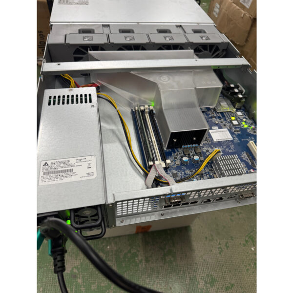 Synology NAS RS3621XS+ 12 bahías 2U negro Usado **Sin embalaje original** - Imagen 4
