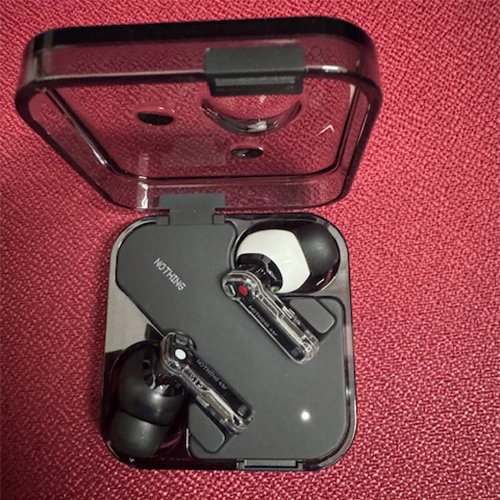Auriculares Bluetooth Nothing Ear 2024 Usados *Uno de los auriculares es blanco* - Imagen 3