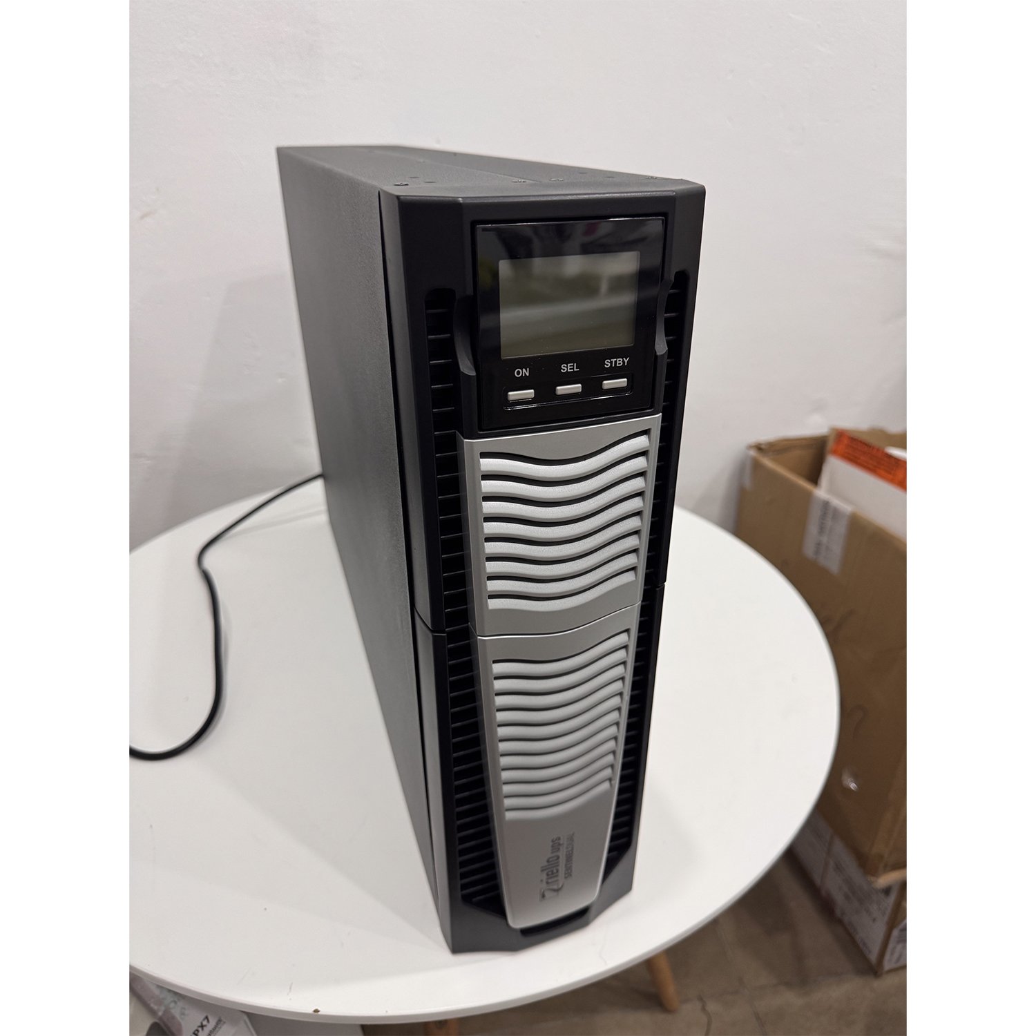 SAI Riello Sentinel Dual SDU4000 4000va Usado **Tiene un golpe en el frontal** - Imagen 3