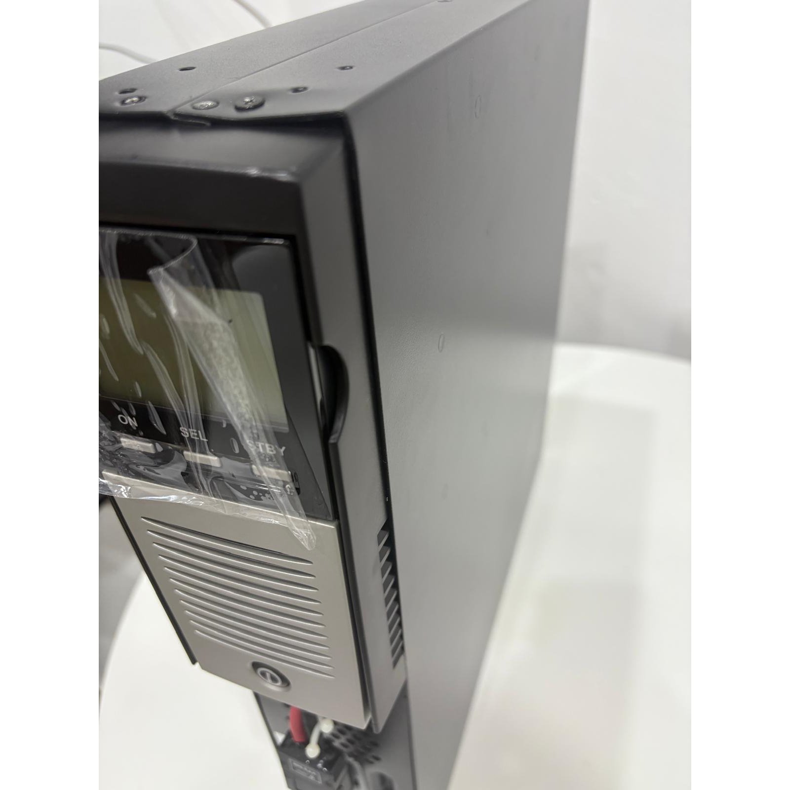 SAI Riello UPS sentinel DUAL SDH 1000 **Tiene un golpe en el frontal** - Imagen 2